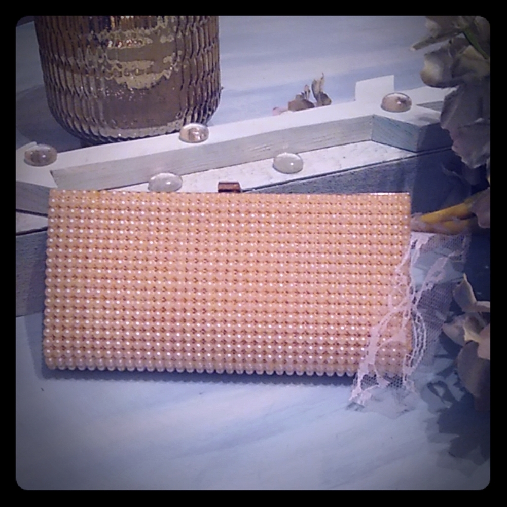 JR Vintage Pearl Clutch